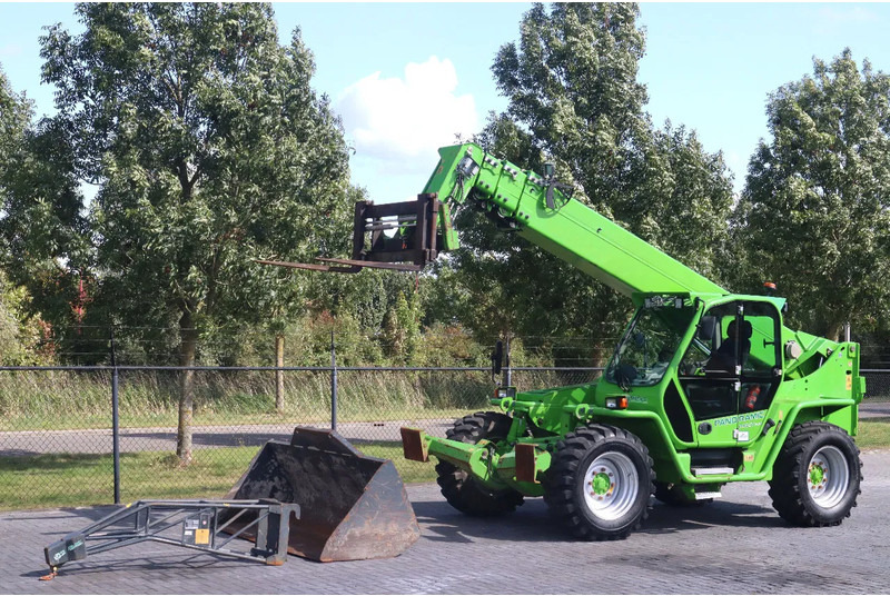 Merlo P40.17 PLUS | FORKS | JIB | BUCKET | GOOD TIRES - Teleskoplader: das Bild 2 Merlo P40.17 PLUS | FORKS | JIB | BUCKET | GOOD TIRES - Teleskoplader: das Bild 2