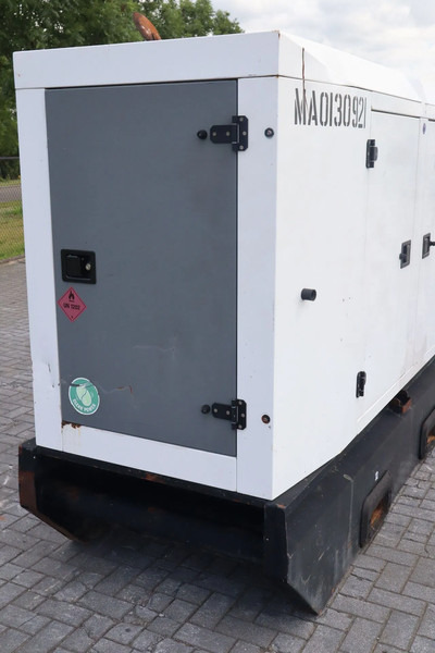 SDMO R90C3 | 90 KVA | 400 V - Stromgenerator: das Bild 4 SDMO R90C3 | 90 KVA | 400 V - Stromgenerator: das Bild 4
