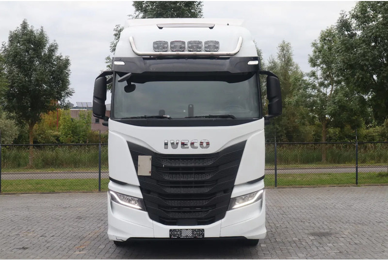 Iveco S-WAY 570 6X2 | RETARDER | EURO 6 - Sattelzugmaschine: das Bild 2 Iveco S-WAY 570 6X2 | RETARDER | EURO 6 - Sattelzugmaschine: das Bild 2