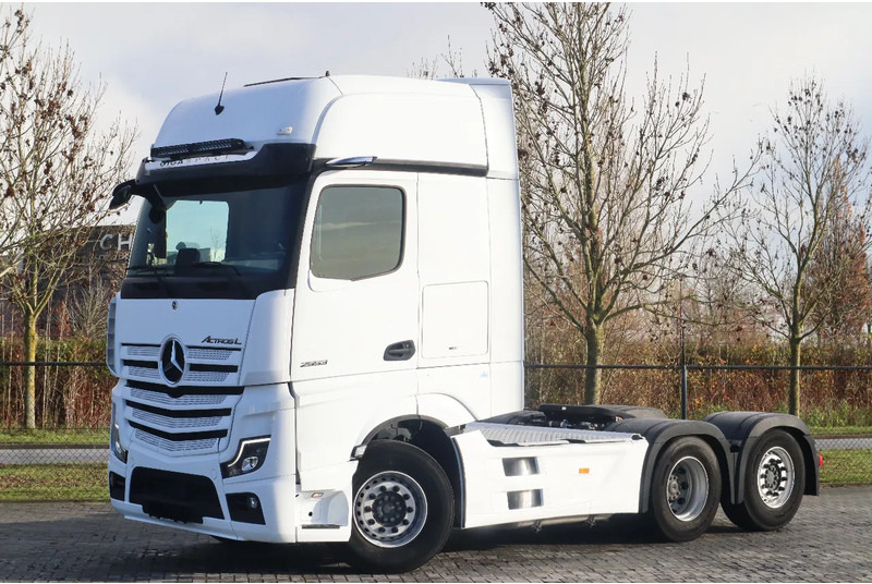 Mercedes-Benz Actros 2553 | 6X2 | FULL AIR | RETARDER | 33.000 KM! | EURO 6 - Sattelzugmaschine: das Bild 1 Mercedes-Benz Actros 2553 | 6X2 | FULL AIR | RETARDER | 33.000 KM! | EURO 6 - Sattelzugmaschine: das Bild 1