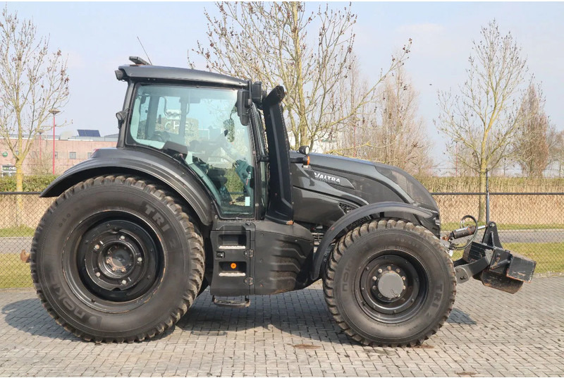 Valtra T234 D UNLIMITED | FRONT PTO | 53 KM/H | FULL OPTION - Traktor: das Bild 4 Valtra T234 D UNLIMITED | FRONT PTO | 53 KM/H | FULL OPTION - Traktor: das Bild 4