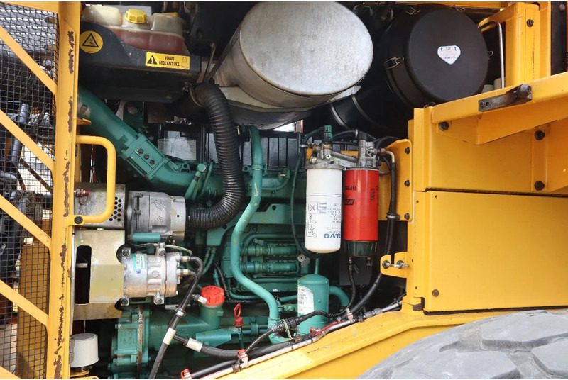 Radlader Volvo L180 F HL | HIGH-LIFT | LOG STACKER | HOLZ GRAPPLE: das Bild 14