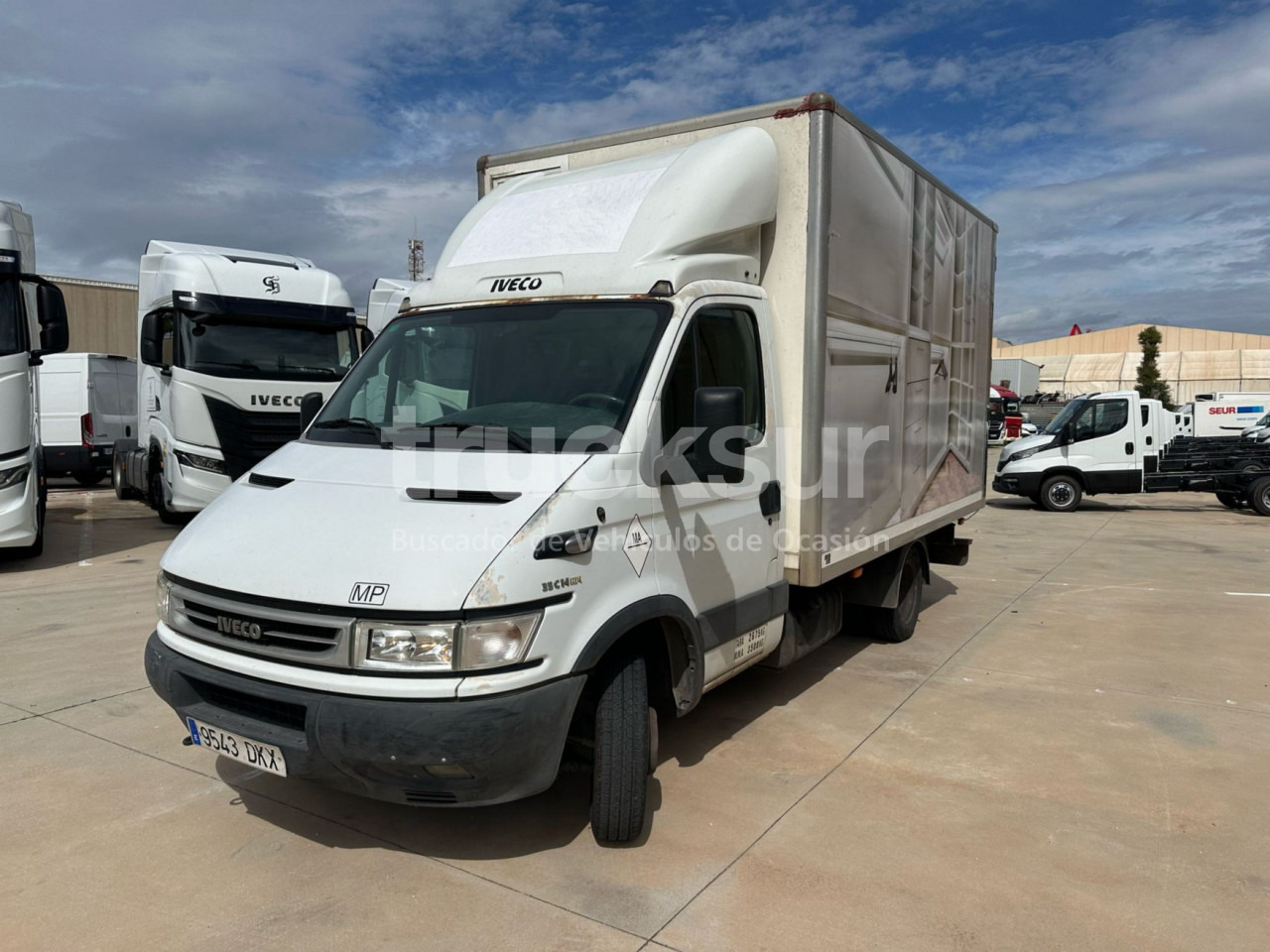 IVECO 35C14 - Koffer Transporter: das Bild 1 IVECO 35C14 - Koffer Transporter: das Bild 1
