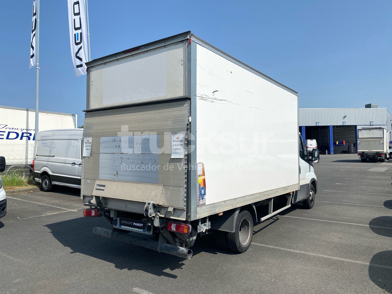 IVECO 35C16 - Koffer Transporter: das Bild 4 IVECO 35C16 - Koffer Transporter: das Bild 4
