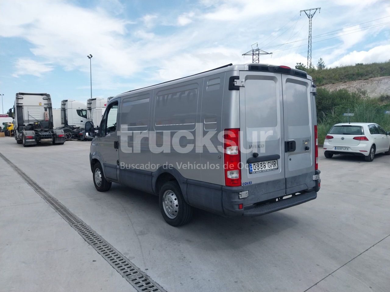 IVECO DAILY 35S12 7M3 - Koffer Transporter: das Bild 5 IVECO DAILY 35S12 7M3 - Koffer Transporter: das Bild 5