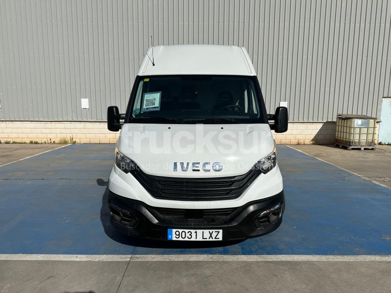 IVECO DAILY 35S16 F 12M3 - Koffer Transporter: das Bild 3 IVECO DAILY 35S16 F 12M3 - Koffer Transporter: das Bild 3