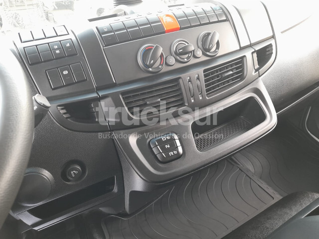 IVECO EUROCARGO 140E 250 - Plane LKW: das Bild 4 IVECO EUROCARGO 140E 250 - Plane LKW: das Bild 4