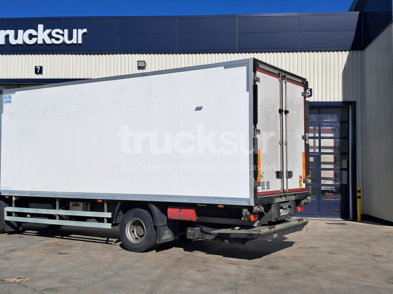 RENAULT D13.240 - Kühlkoffer LKW: das Bild 3 RENAULT D13.240 - Kühlkoffer LKW: das Bild 3