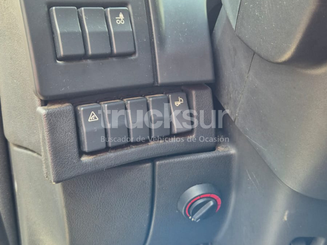 RENAULT D320.26 - Plane LKW: das Bild 3 RENAULT D320.26 - Plane LKW: das Bild 3