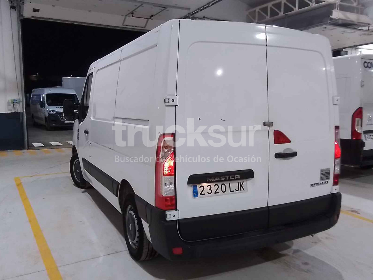 RENAULT MASTER 125.35 - Koffer Transporter: das Bild 5 RENAULT MASTER 125.35 - Koffer Transporter: das Bild 5