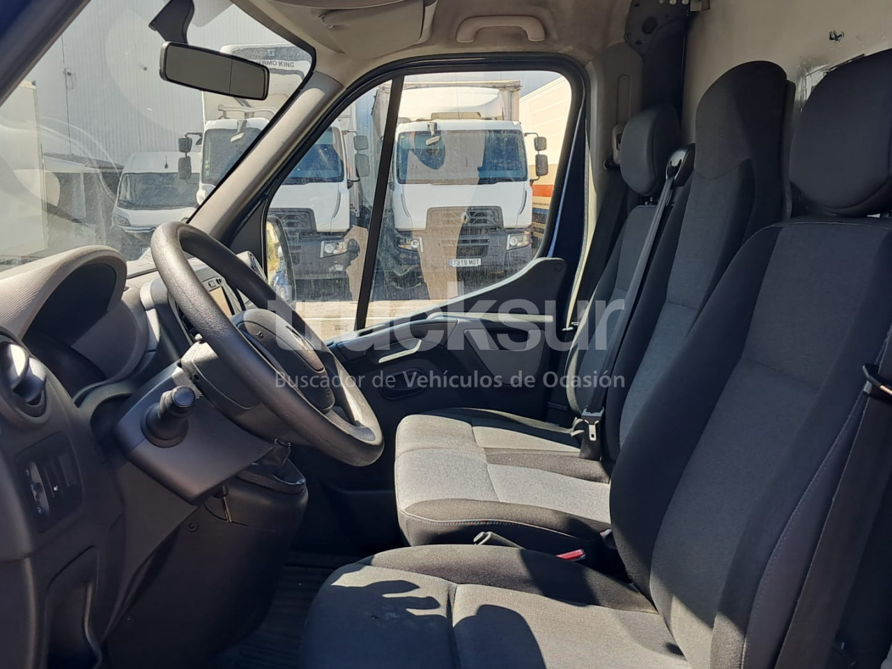 Koffer Transporter RENAULT MASTER 130.35: das Bild 8