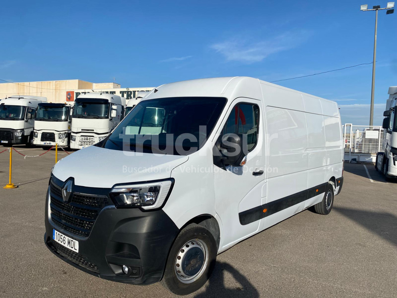RENAULT MASTER 150.35 - Koffer Transporter: das Bild 2 RENAULT MASTER 150.35 - Koffer Transporter: das Bild 2