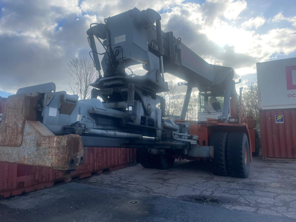 Ferrari F269.5 - Reach stacker: das Bild 2 Ferrari F269.5 - Reach stacker: das Bild 2