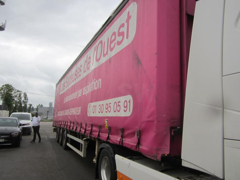 Fruehauf - Planenauflieger: das Bild 1 Fruehauf - Planenauflieger: das Bild 1