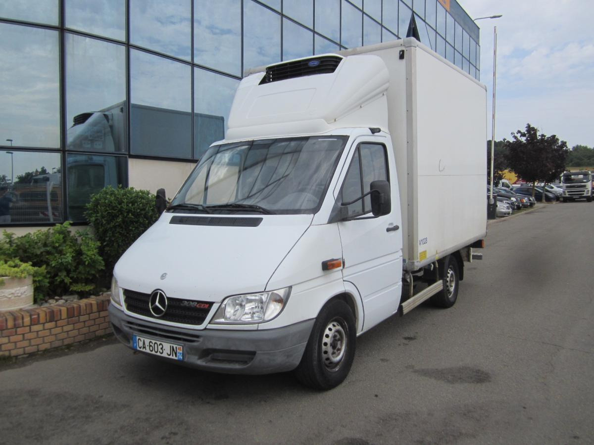 Mercedes 308D - Kühltransporter: das Bild 1 Mercedes 308D - Kühltransporter: das Bild 1