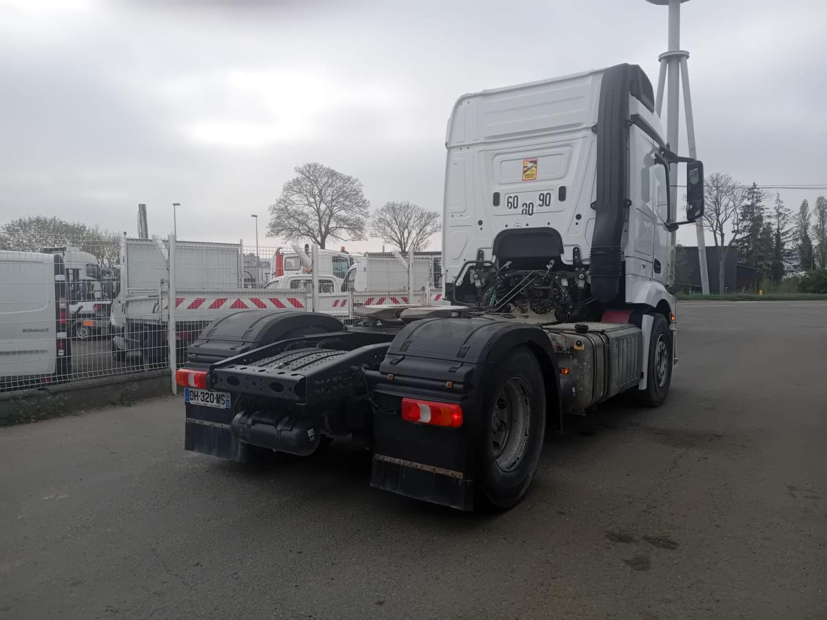 Mercedes Actros 1845 - Sattelzugmaschine: das Bild 2 Mercedes Actros 1845 - Sattelzugmaschine: das Bild 2