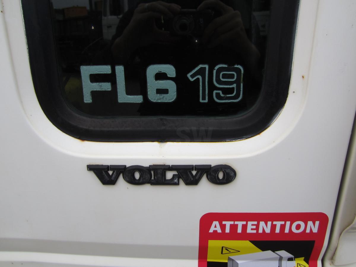 Volvo FL6 19 - Abrollkipper: das Bild 3 Volvo FL6 19 - Abrollkipper: das Bild 3