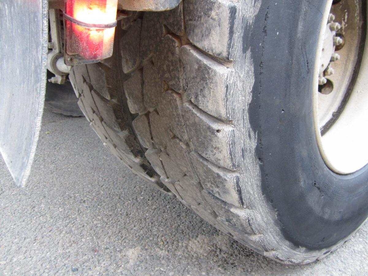 Abrollkipper Volvo FL6 19: das Bild 6