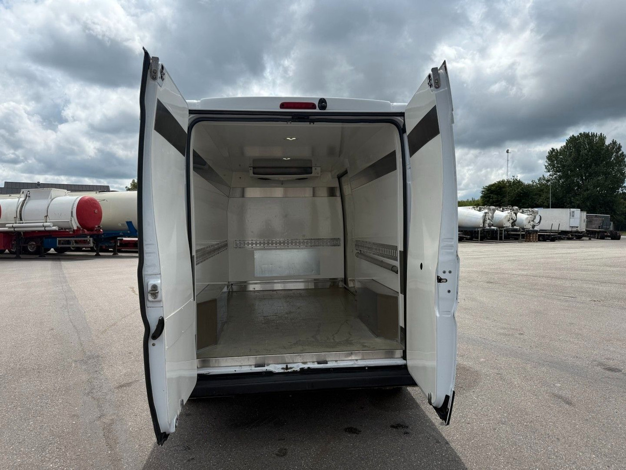 Fiat Ducato 2.3 MJT 150 Waeco Frigo (Engine Damage) - Kühltransporter: das Bild 5 Fiat Ducato 2.3 MJT 150 Waeco Frigo (Engine Damage) - Kühltransporter: das Bild 5