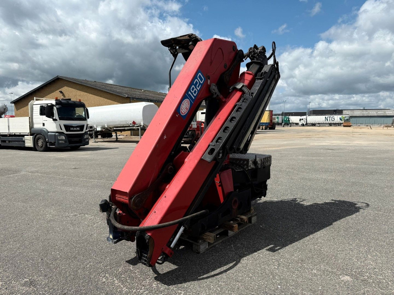 HMF 1820 K4 Remote control / Kran / Crane - Autokran: das Bild 5 HMF 1820 K4 Remote control / Kran / Crane - Autokran: das Bild 5