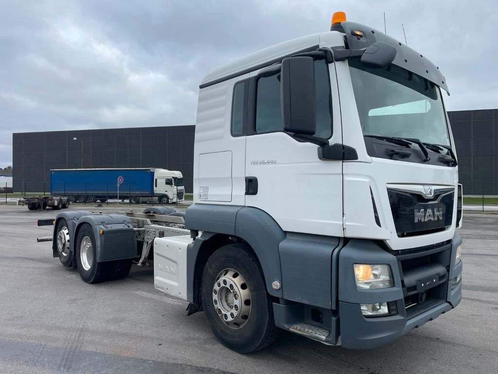 MAN TGS 26.440 6x2*4 Euro 6 Chassis ADR MAN TGS 26.440 6x2*4 Euro 6 Chassis ADR - Fahrgestell LKW: das Bild 2 MAN TGS 26.440 6x2*4 Euro 6 Chassis ADR MAN TGS 26.440 6x2*4 Euro 6 Chassis ADR - Fahrgestell LKW: das Bild 2