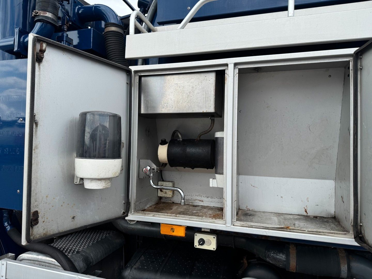 Saug-/ Spülfahrzeug Mercedes-Benz Actros 2636 6x4 RHD Hvidtved Larsen Flexline 312: das Bild 16 Saug-/ Spülfahrzeug Mercedes-Benz Actros 2636 6x4 RHD Hvidtved Larsen Flexline 312: das Bild 16