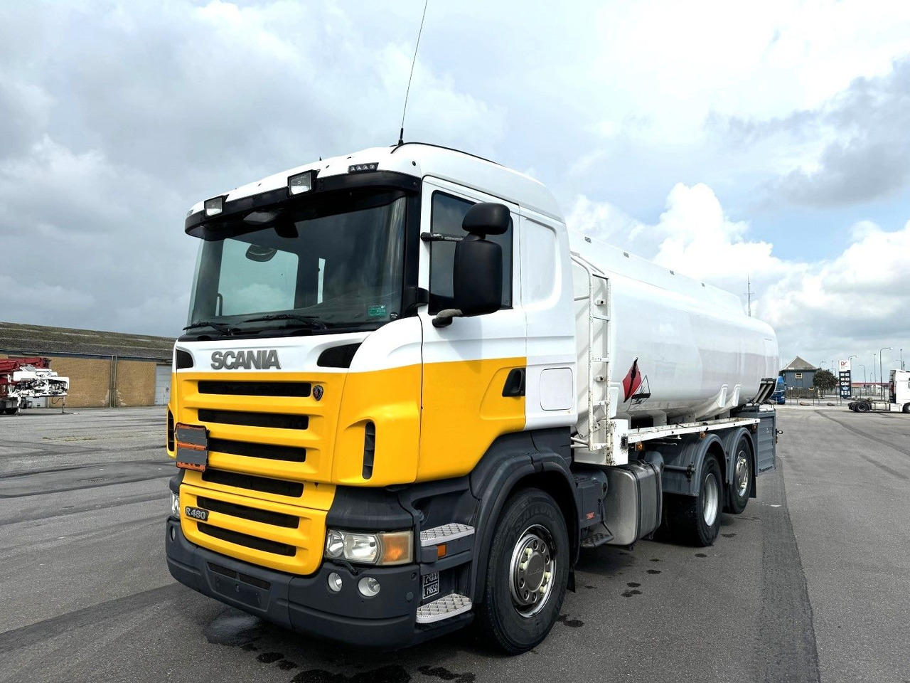 Scania R480 6x2*4 19.000 L ADR Tanktruck - Tankwagen: das Bild 1 Scania R480 6x2*4 19.000 L ADR Tanktruck - Tankwagen: das Bild 1