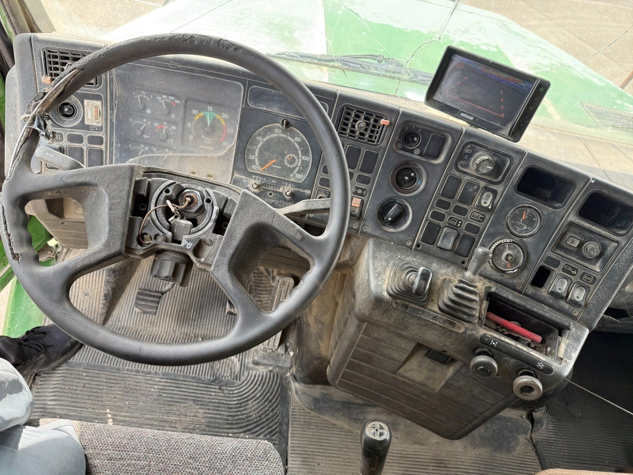 Scania T113-360 EL 6x4 Torpedo / Full steel / Manual Scania T113-360 EL 6x4 Torpedo / Full steel / Manuel - Pritsche LKW: das Bild 5 Scania T113-360 EL 6x4 Torpedo / Full steel / Manual Scania T113-360 EL 6x4 Torpedo / Full steel / Manuel - Pritsche LKW: das Bild 5