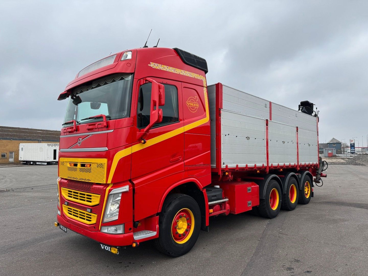 Volvo FH500 8x4*4 Tip / Palfinger Epsilon Q170L - Autokran: das Bild 1 Volvo FH500 8x4*4 Tip / Palfinger Epsilon Q170L - Autokran: das Bild 1