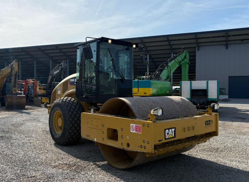 Caterpillar CS66B - Walzenzug: das Bild 3 Caterpillar CS66B - Walzenzug: das Bild 3