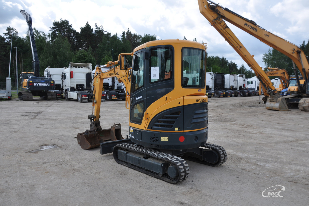 Hyundai R25Z-9AK - Minibagger: das Bild 4 Hyundai R25Z-9AK - Minibagger: das Bild 4