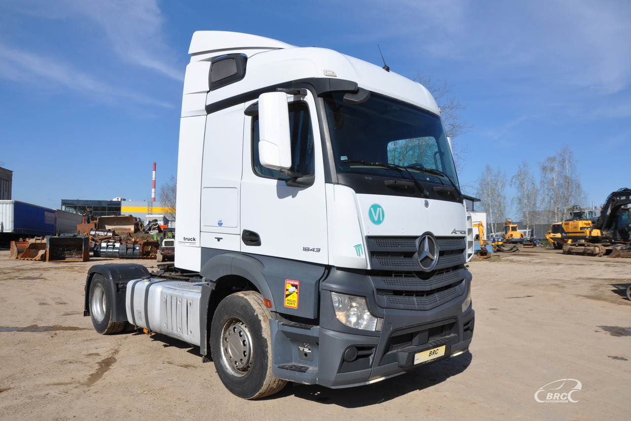 Mercedes-Benz 1843 - Sattelzugmaschine: das Bild 2 Mercedes-Benz 1843 - Sattelzugmaschine: das Bild 2