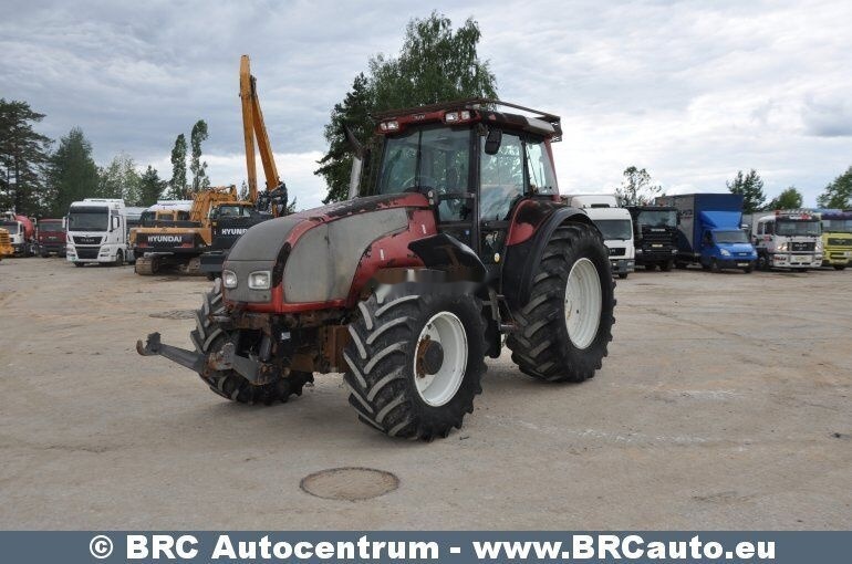 Valtra T190 - Traktor: das Bild 1 Valtra T190 - Traktor: das Bild 1