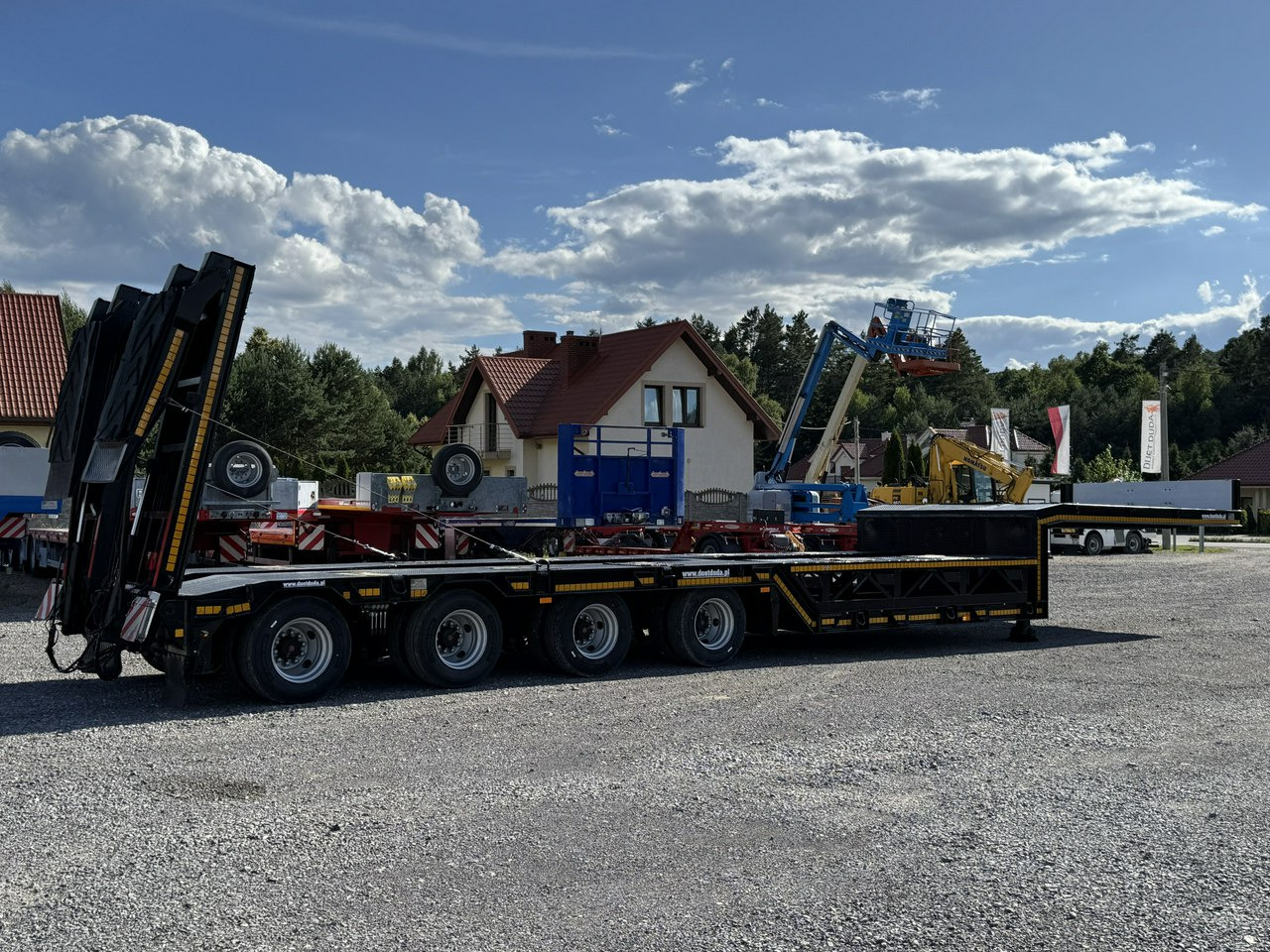 Bodex 4 osiowa NN4J Niskopodwoziówka Niskopodwozie Nowe Opony - Tieflader Auflieger: das Bild 3 Bodex 4 osiowa NN4J Niskopodwoziówka Niskopodwozie Nowe Opony - Tieflader Auflieger: das Bild 3