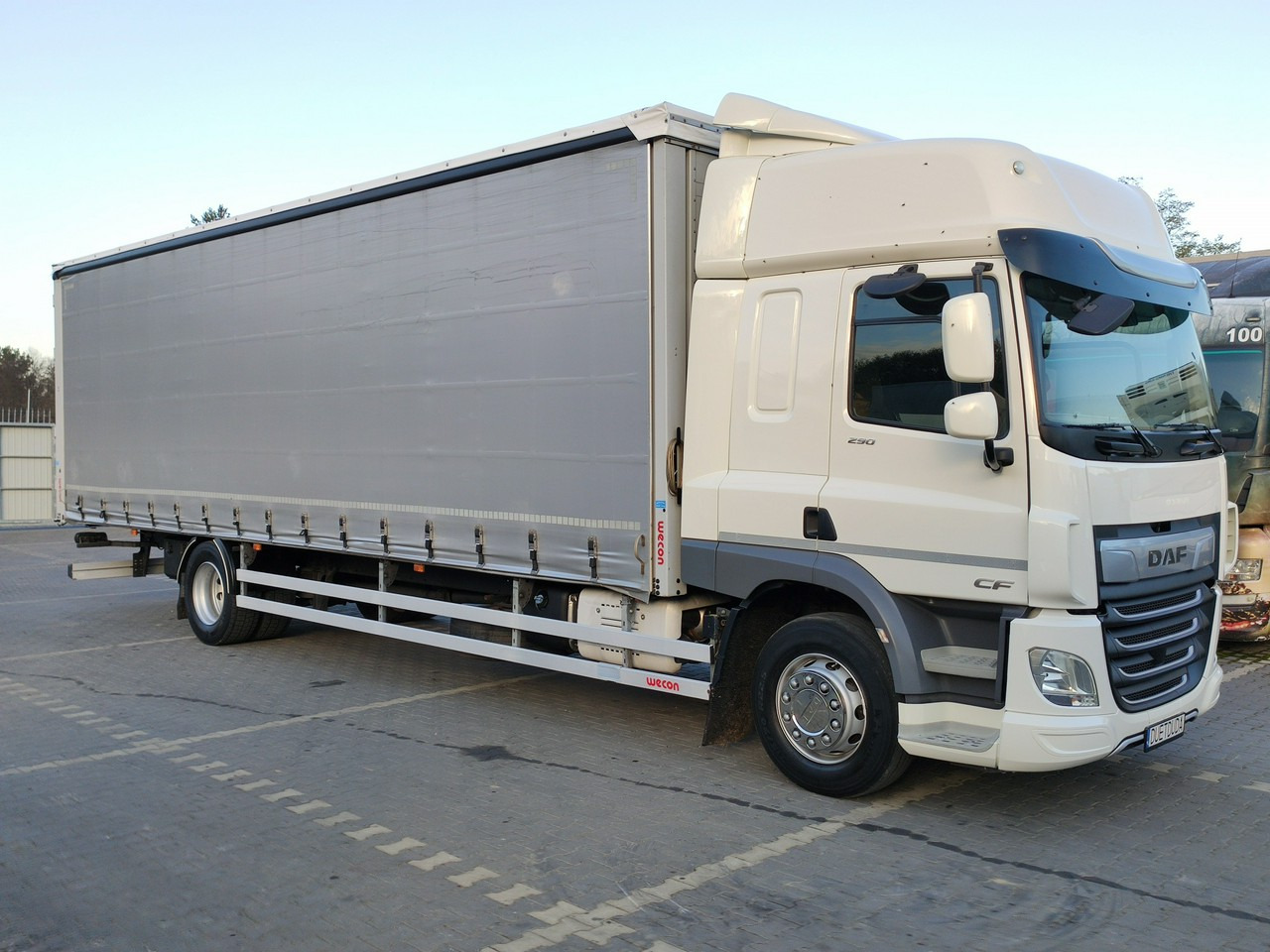 DAF CF 290 E6 Firana Tył Drzwi Dach Podnoszony / Zsuwany Długi 9.30m - Plane LKW: das Bild 1 DAF CF 290 E6 Firana Tył Drzwi Dach Podnoszony / Zsuwany Długi 9.30m - Plane LKW: das Bild 1