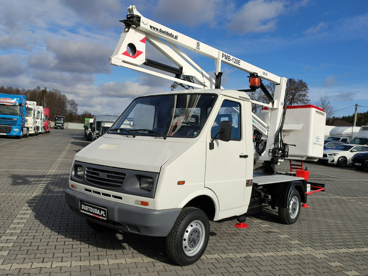 FS Lublin Lublin - LKW mit Arbeitsbühne: das Bild 1 FS Lublin Lublin - LKW mit Arbeitsbühne: das Bild 1