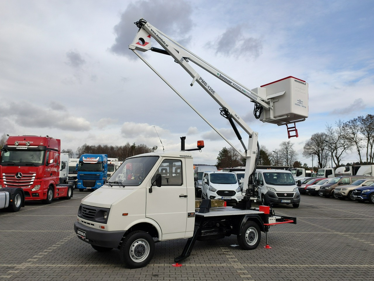 FS Lublin Lublin - LKW mit Arbeitsbühne: das Bild 2 FS Lublin Lublin - LKW mit Arbeitsbühne: das Bild 2