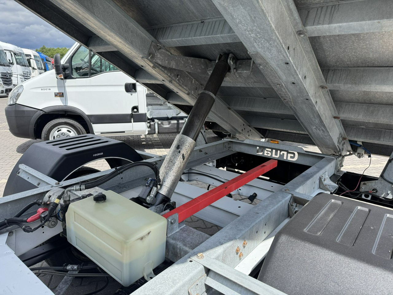 Kipper Transporter Ford Transit: das Bild 12