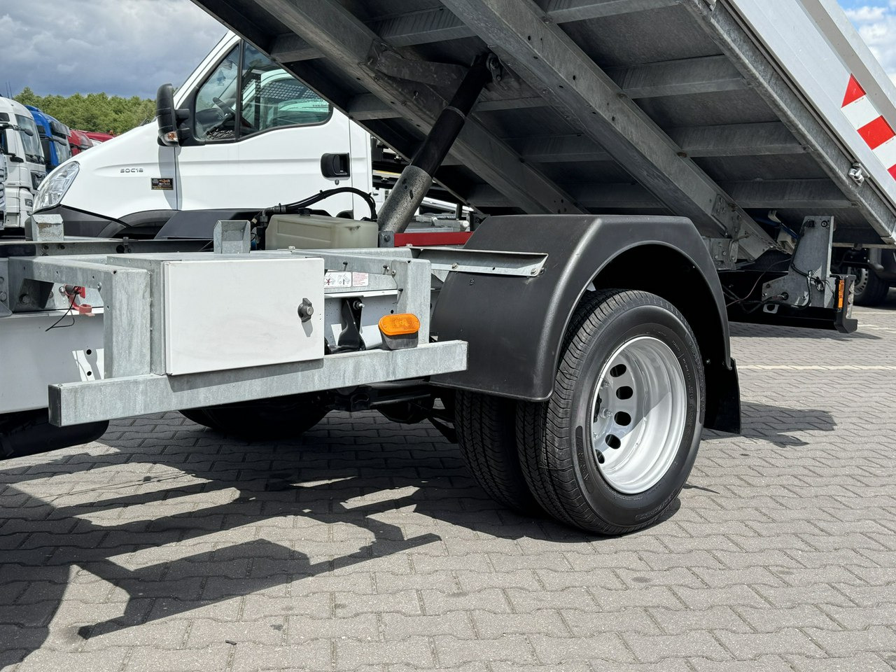 Kipper Transporter Ford Transit: das Bild 10