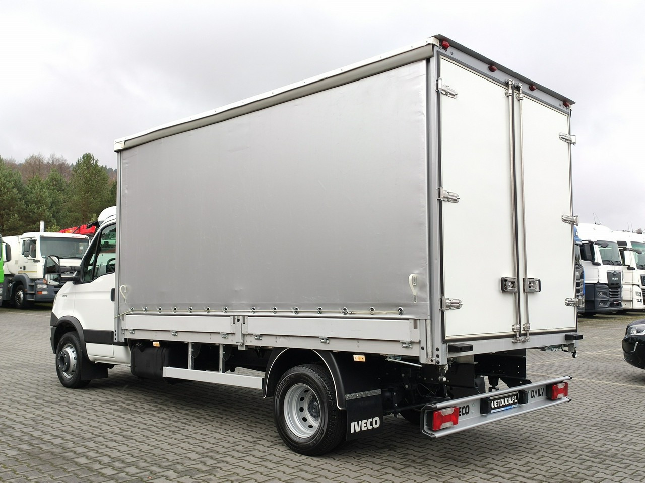 Iveco Daily 70C17 Firana Tył Drzwi Zadbany w Pełni Sprawny Super Stan - Planen Transporter: das Bild 5 Iveco Daily 70C17 Firana Tył Drzwi Zadbany w Pełni Sprawny Super Stan - Planen Transporter: das Bild 5