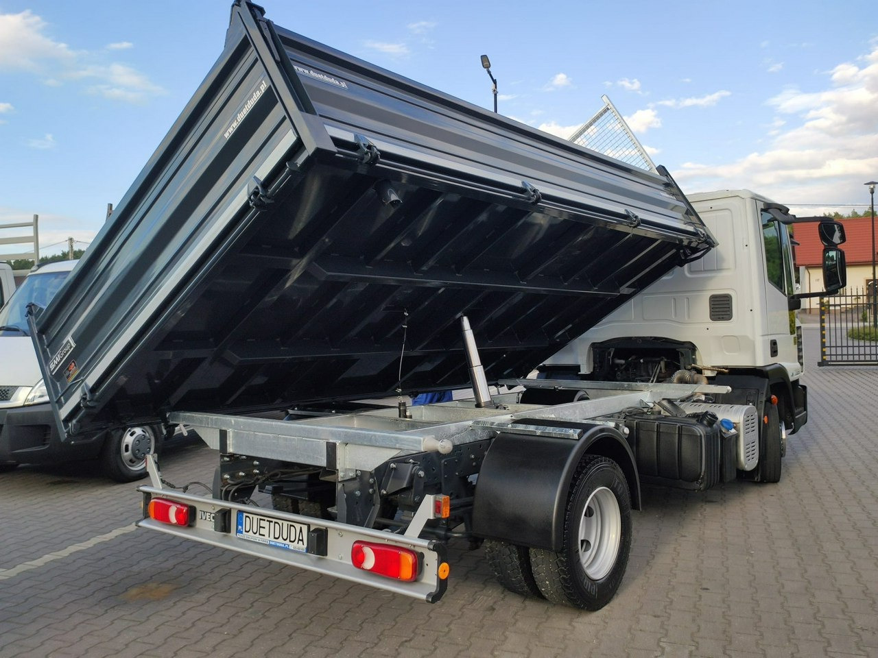 Iveco Eurocargo 80EL18 E5 Super Stan UNIKAT !!! - Kipper: das Bild 4 Iveco Eurocargo 80EL18 E5 Super Stan UNIKAT !!! - Kipper: das Bild 4