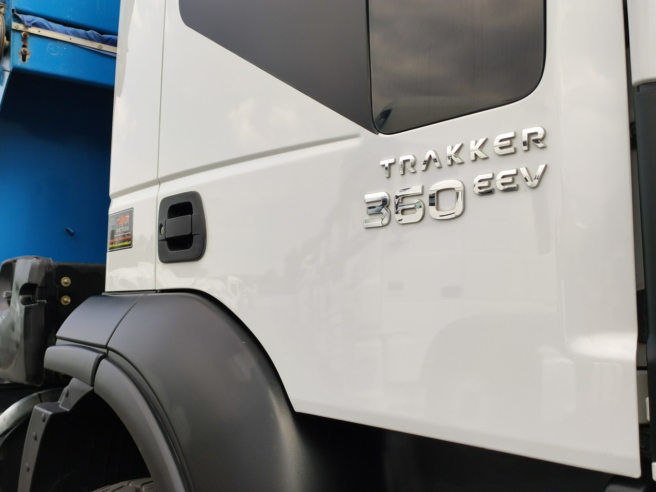 Kipper Iveco Trakker 360 EEV Manual 6x4 Wywrot 3-stronny Hydroburta Bok i Tył: das Bild 7