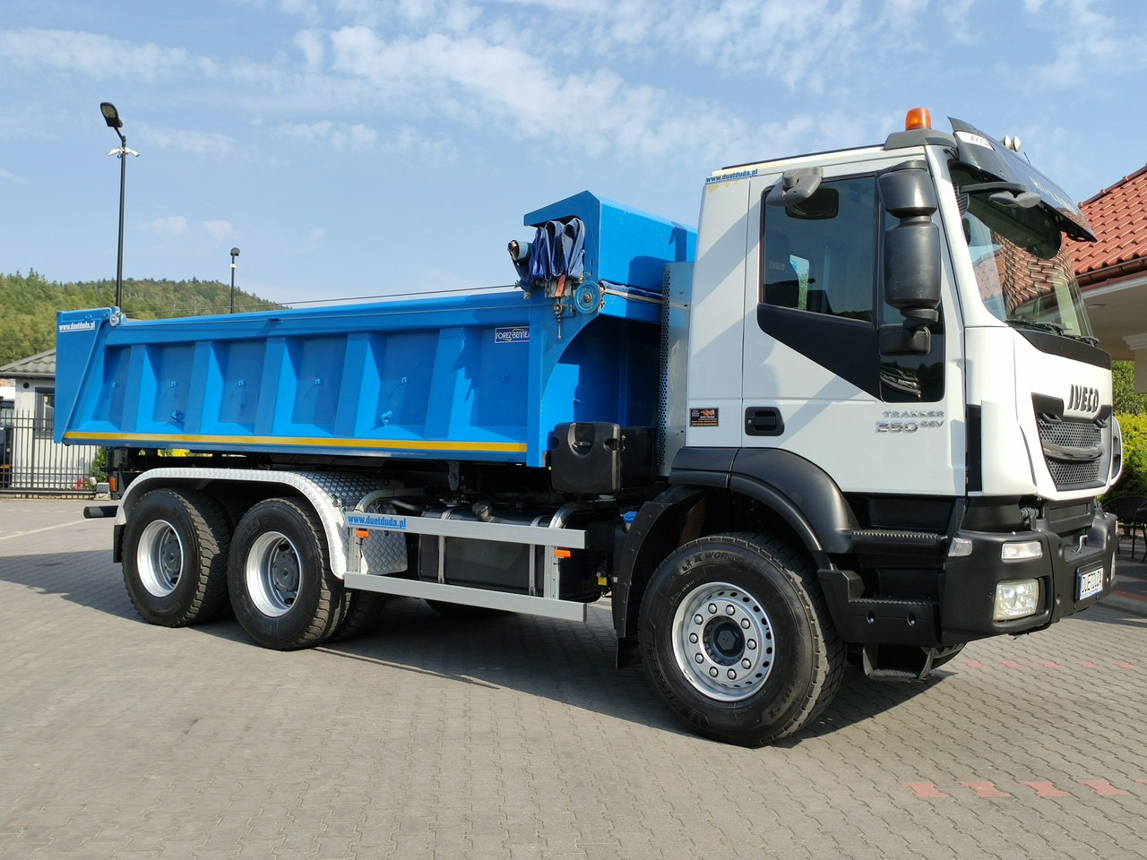 Kipper Iveco Trakker 360 EEV Manual 6x4 Wywrot 3-stronny Hydroburta Bok i Tył: das Bild 6
