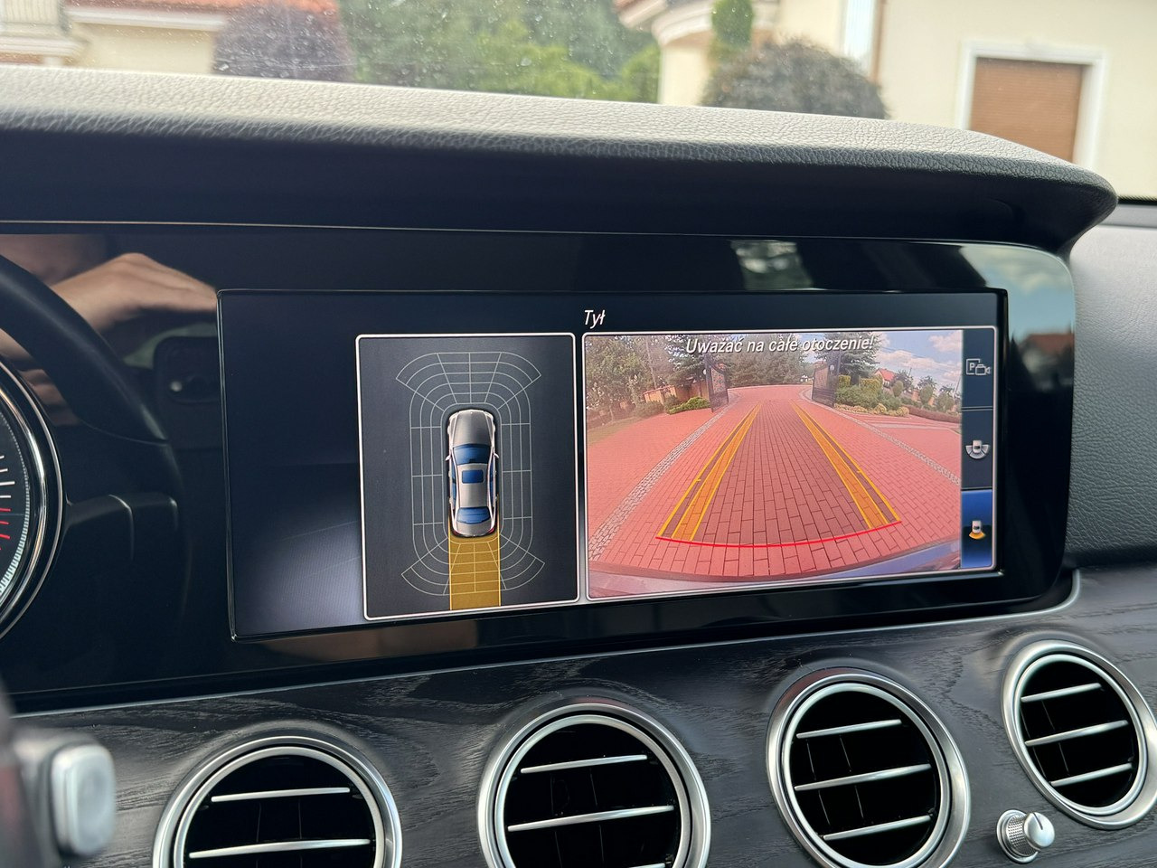 Limousine Mercedes E 220: das Bild 23