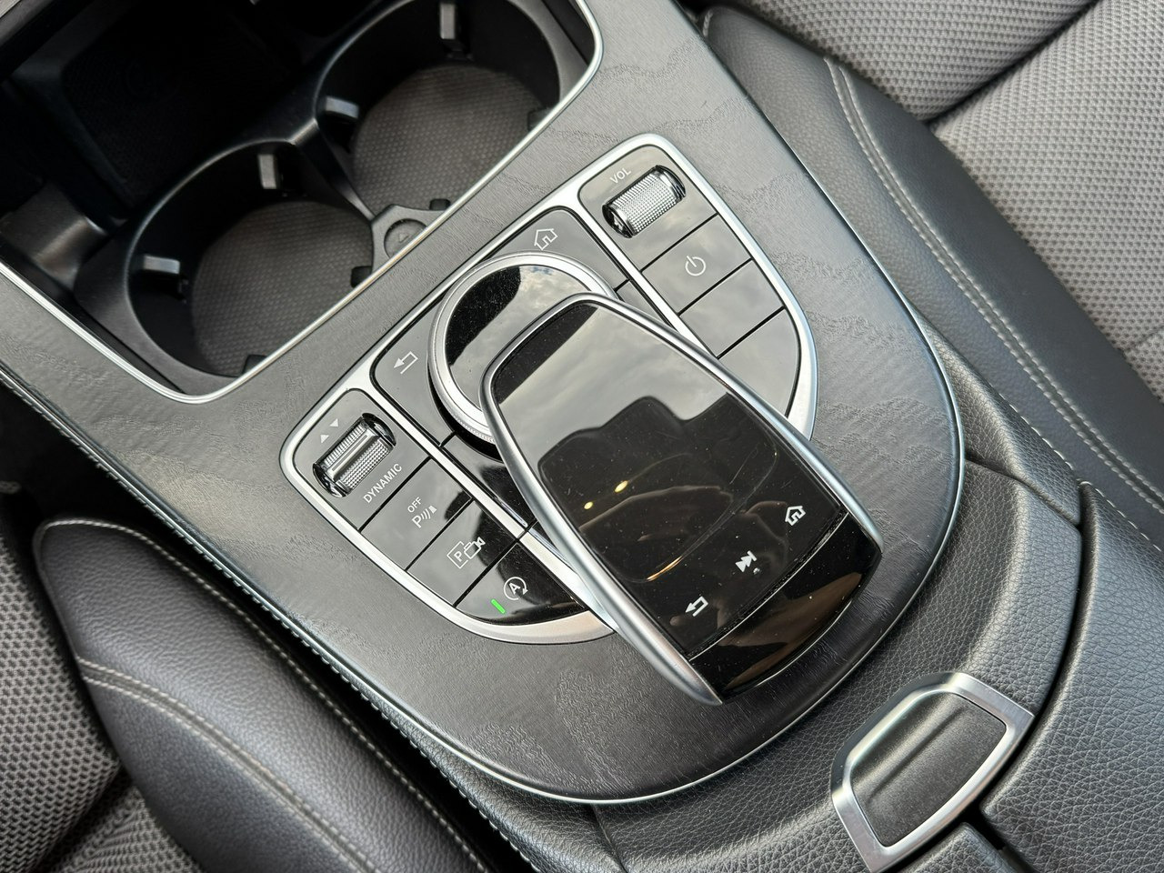 Limousine Mercedes E 220: das Bild 30