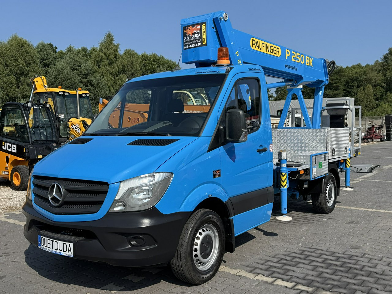Mercedes Sprinter - LKW mit Arbeitsbühne: das Bild 3 Mercedes Sprinter - LKW mit Arbeitsbühne: das Bild 3