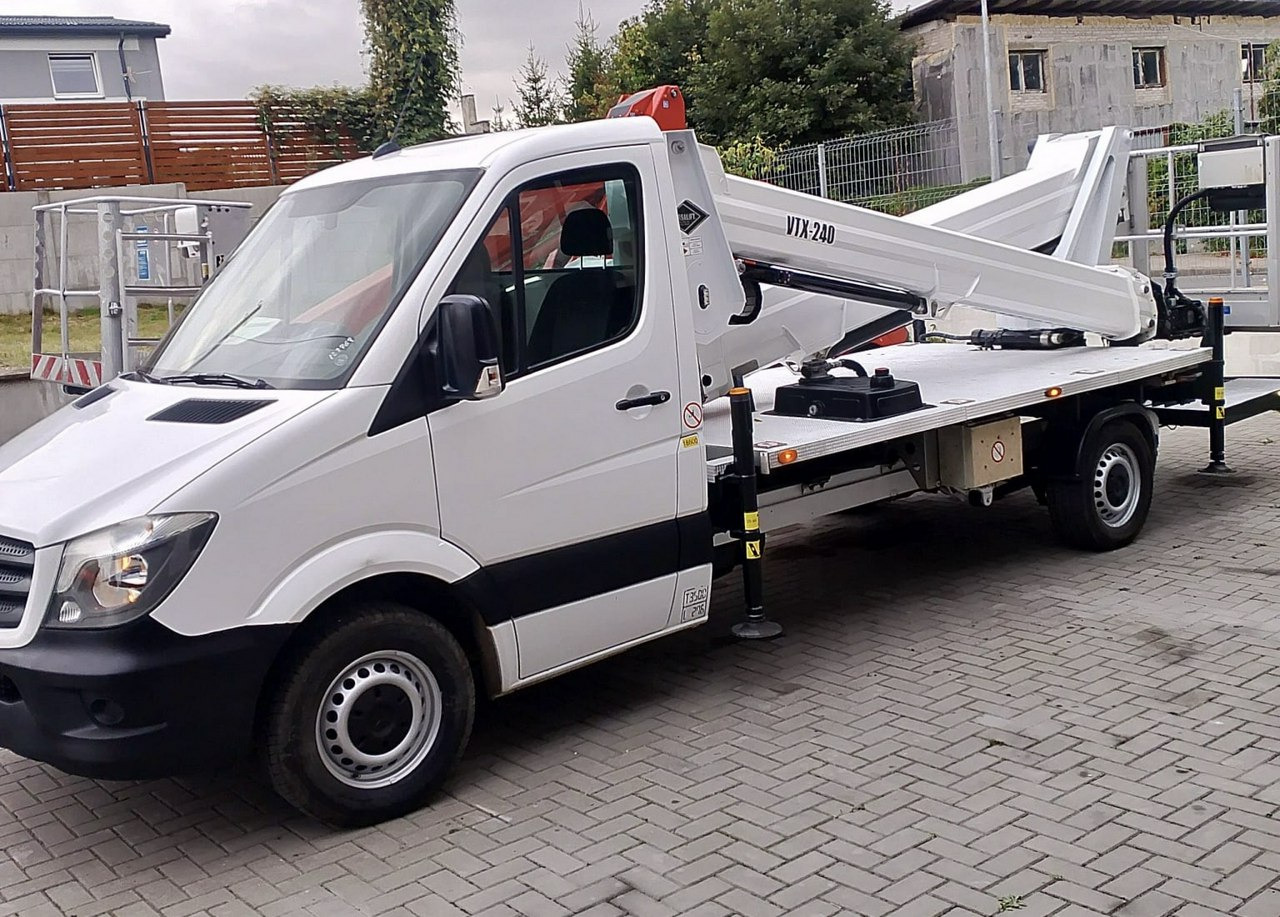 Mercedes Sprinter Zwyżka Podnośnik Koszowy VERSALIFT VTX-240 UDT - LKW mit Arbeitsbühne: das Bild 1 Mercedes Sprinter Zwyżka Podnośnik Koszowy VERSALIFT VTX-240 UDT - LKW mit Arbeitsbühne: das Bild 1