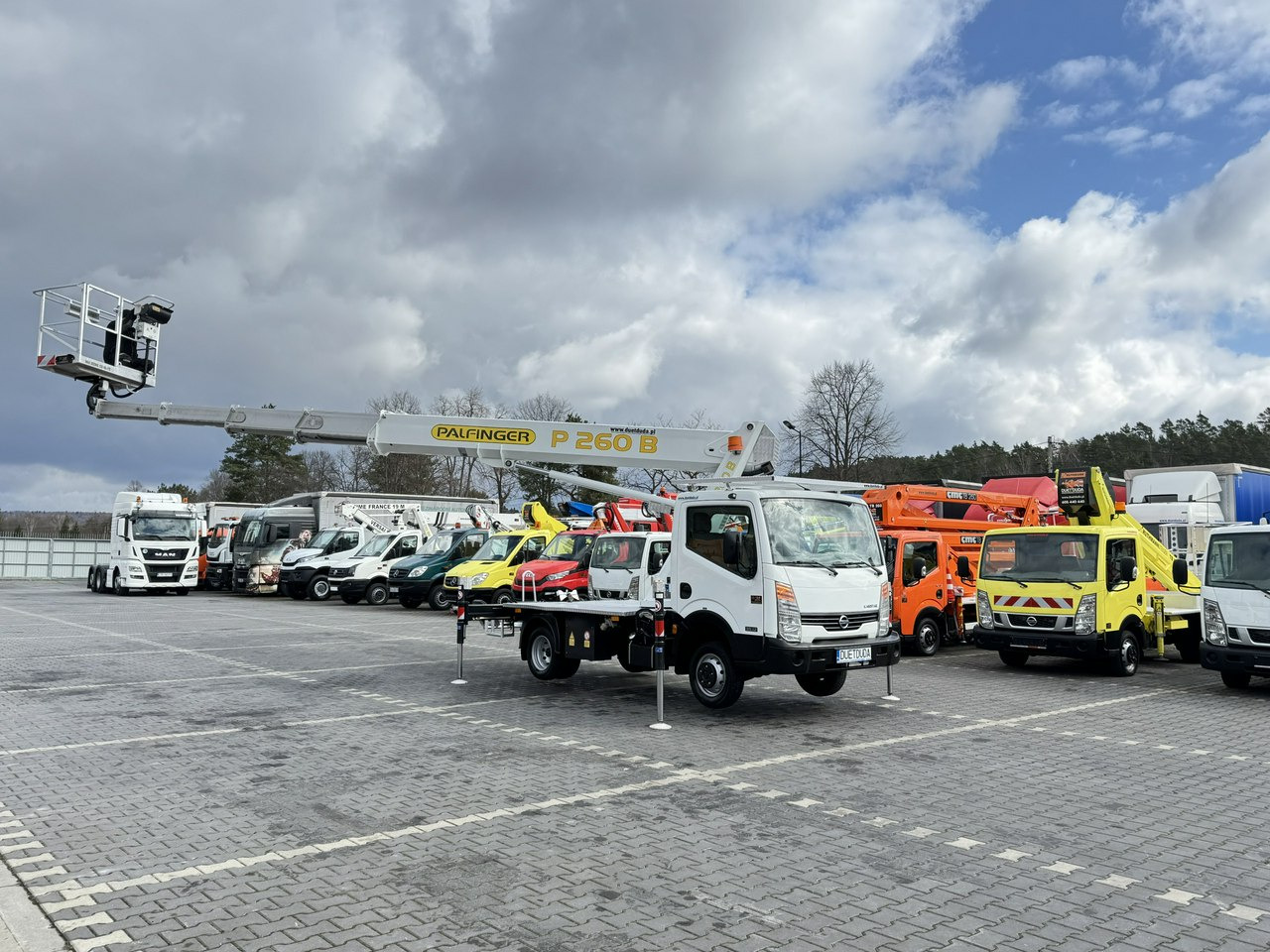 Nissan Cabstar - LKW mit Arbeitsbühne: das Bild 5 Nissan Cabstar - LKW mit Arbeitsbühne: das Bild 5