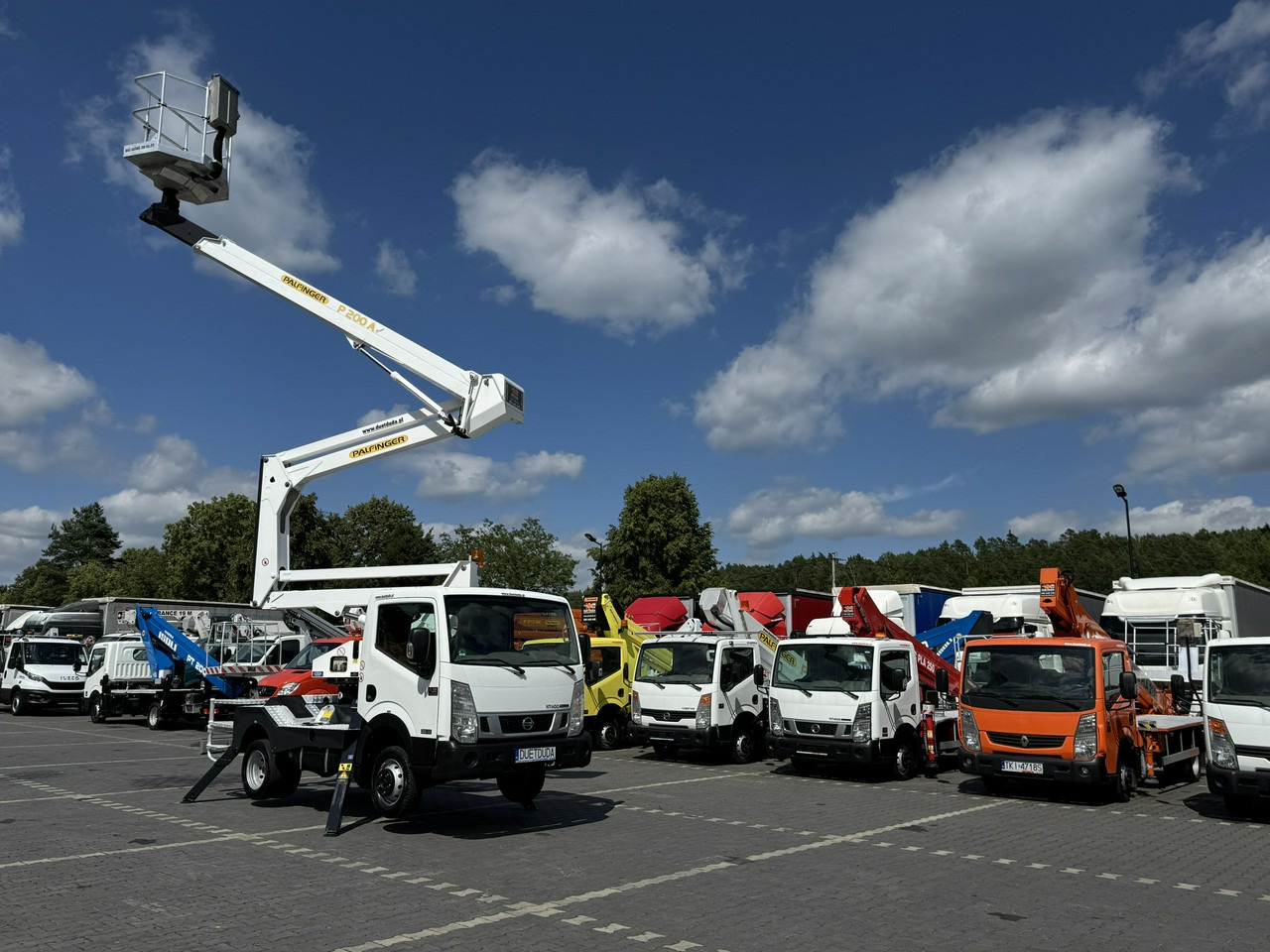 Nissan Cabstar - LKW mit Arbeitsbühne: das Bild 5 Nissan Cabstar - LKW mit Arbeitsbühne: das Bild 5