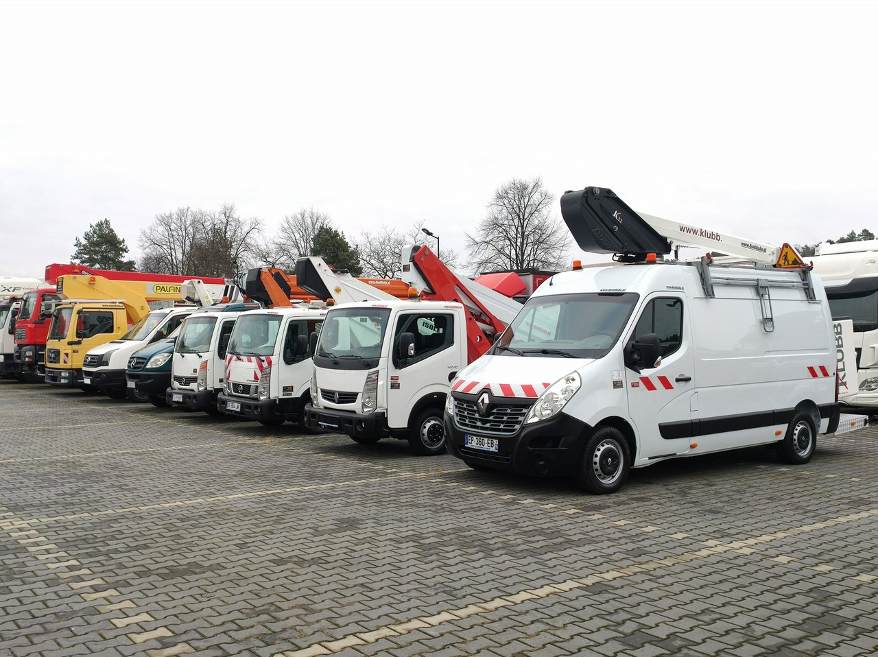 Renault Master - LKW mit Arbeitsbühne: das Bild 1 Renault Master - LKW mit Arbeitsbühne: das Bild 1